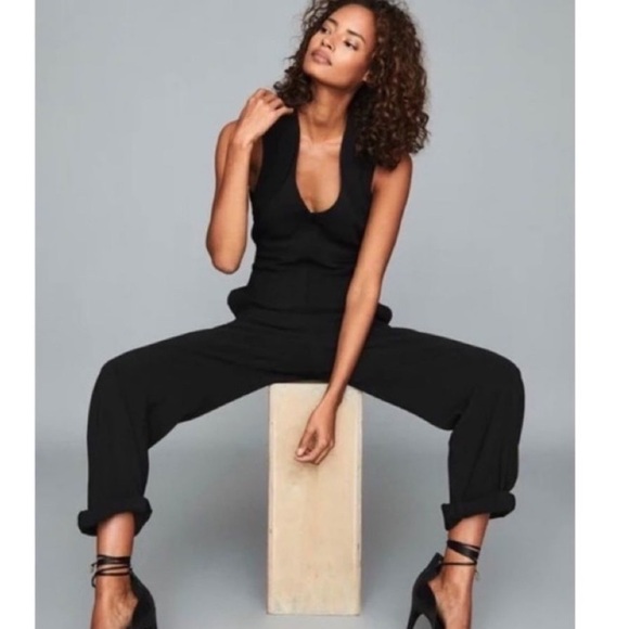 Pants - NWT Reiss Valerie Structured Jumpsuit size 6